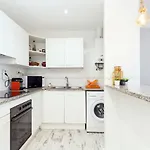 Apartament Lets Holidays 1 Min To The *