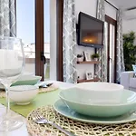 Lets Holidays 1 Min To The Apartament *