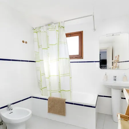 Lets Holidays 1 Minute To The *