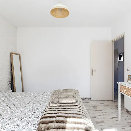 Appartement Lets Holidays 1 Minute To The *