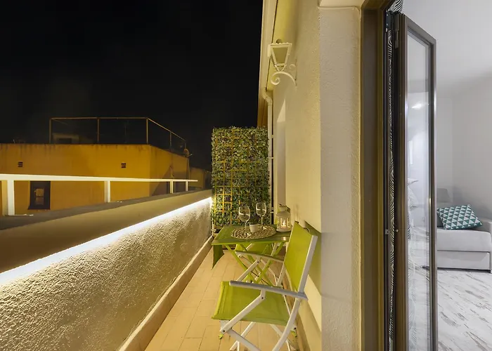 Apartment Lets Holidays Nice Apartment 1 Min To The Beach