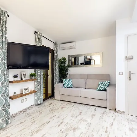 Lets Holidays 1 Min To The Apartment